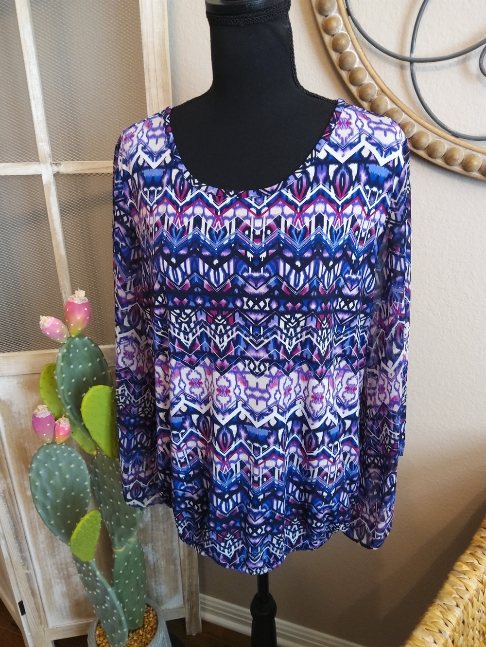 Roz & Ali Women's Purple & Blue Geometric Long Sleeve Scoop Top